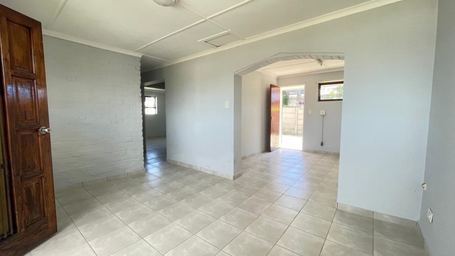 2 Bedroom Property for Sale in Cambridge Eastern Cape